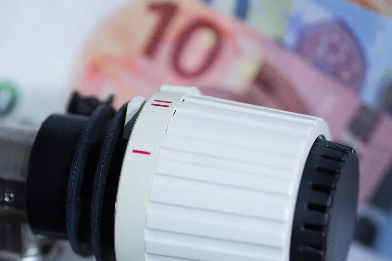 Grzejnik olejowy 1500W ile prądu zużywa? Sprawdź koszty energii
